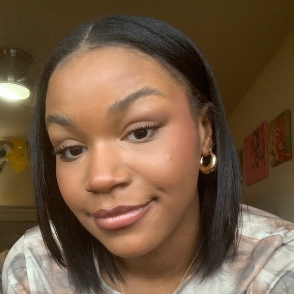 Meet your Posher, Aretha - Picture 1 of 3